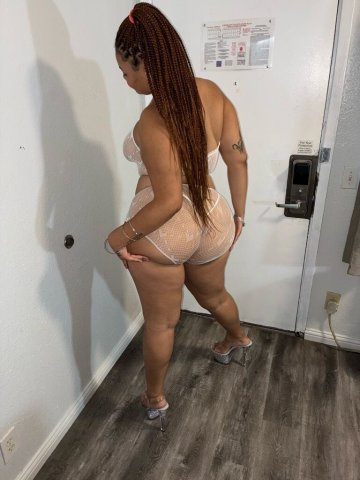Fort Lauderdale Incall: Thick Curvy Lightskin Escort — “Throat Goat” Head Game - 1