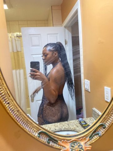 Long Beach CA Female Escort — Sloppy head (head only) - 1