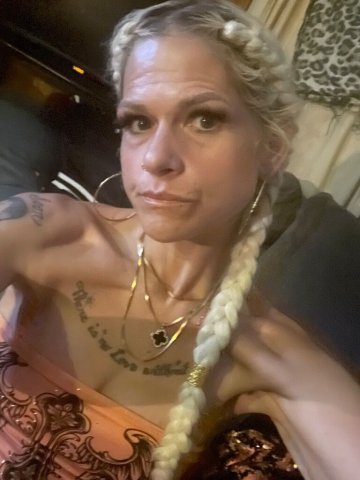 Blonde Escort in Buffalo — Incalls & Cards - 1