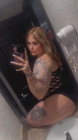 Bloomington IN Incall Bombshell — Greek wet sloppy head - 1