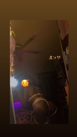 Milwaukee Female Escort — Slim & Soft, Slim Thick - 1