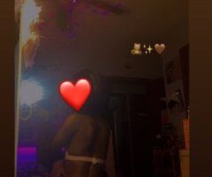 Milwaukee Female Escort — Slim & Soft, Slim Thick - Image 3