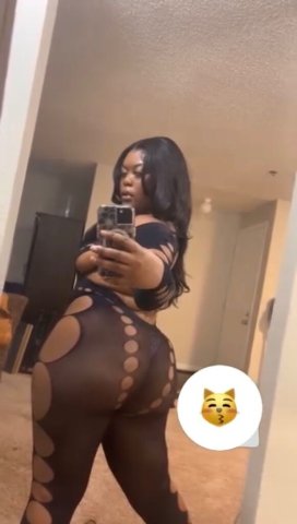 Seattle Female Escort — Incall/Outcalls, Video Verification, Kink-Friendly - 1