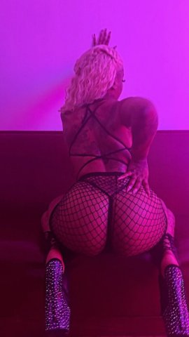 Brooklyn Female Escort — Full service & massages (outcalls only) - 1