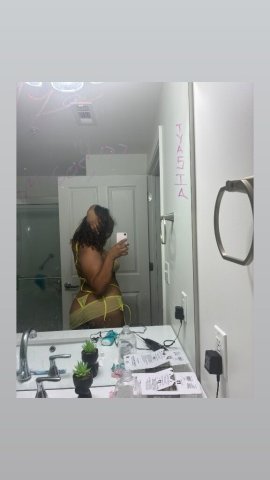 5'7" 23 lightskin pretty - 1