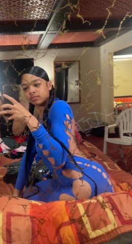 Petite Mixed Escort in Las Vegas — Incalls & Car Fun - 1