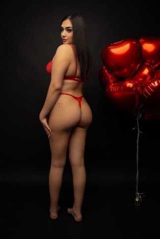 New in Town — Tulsa Female Escort (Hosting & Video/Facetime) - 1