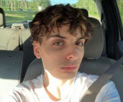 chill twink ready to fulfill your desires 😋 - Image 2