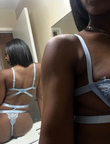Phoenix Double Female Escort (♀) — Outcalls - 1