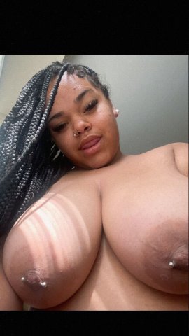 Greensboro Outcalls for Plus-Size Young Escorts - 1