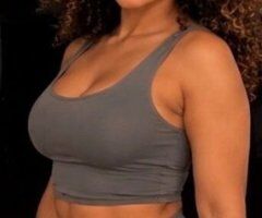 Milwaukee Petite Light-Skin Redbone Female Escort — Real Backshots & FaceTime Verification - Image 4