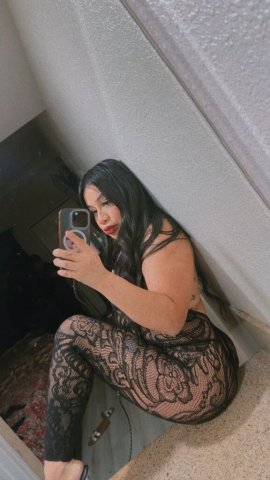 Facetime Shows Only in Long Beach — 2 Girls / 2 Mujeres - 1