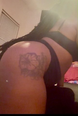 Female escort offering oral—Chambana, IL - 1