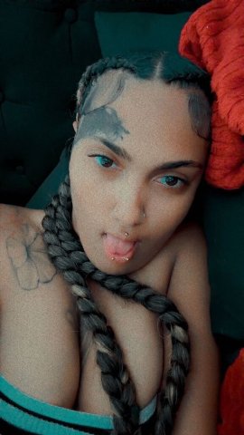 Long Beach, CA Female Escort — Discreet in-call & FaceTime - 1