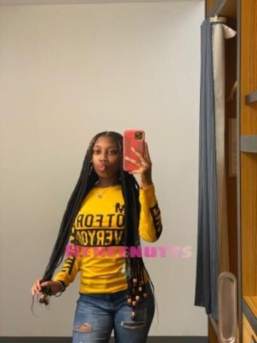 Renee in Fredericksburg, VA — FaceTime Verification Outcall Available - 1