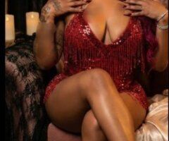 Kansas City escorts - Kansas City, MO Outcall Only Female Escort — QV Special till 1PM