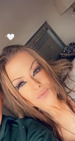 Chicago IL Female Escort — Incalls & Outcalls, Live Shows & Content - 1