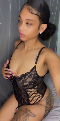 Kansas City, MO Female Escort — QV Specials & Facetime Shows - 1