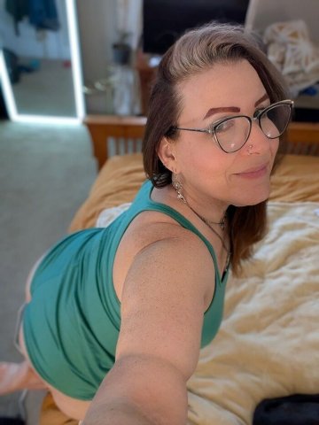 42-Year-Old BBW Latina Mom Female Escort (Incall/Outcall/Car Call) - 1