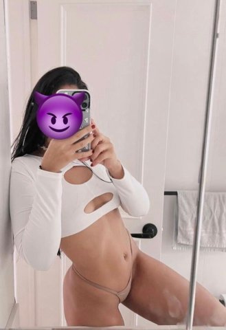 Raleigh-Durham Latina Female Escort — 24/7 available solo men - 1