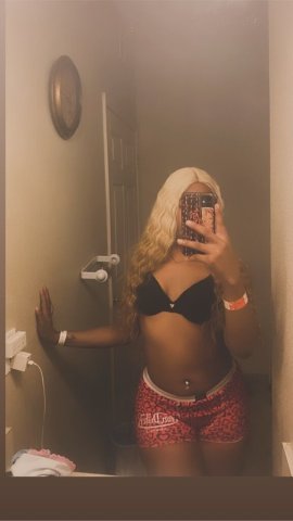 Kansas City Female Escort — 2 girls for outcalls - 1