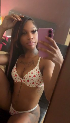 Long Beach Throat Goddess (4'11) Outcalls — Pretty & Petite - 1