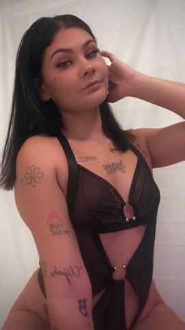 Everett WA Holiday Season Incall & Outcalls — Fetish Friendly - 1