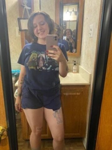 Bakersfield Female Escort — VIP meetups, incall/outcall + car dates - 1