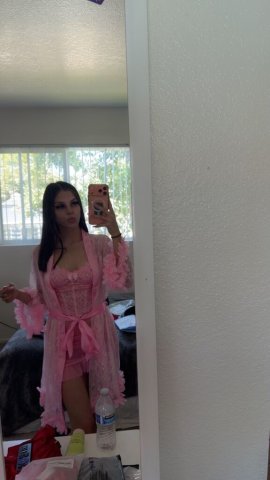 Exotic Distraction — Facetimes & Meetups - 1