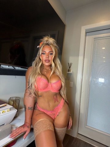 Salt Lake City Curvy Blonde Escort — Daily Special (Ask About It) - 1