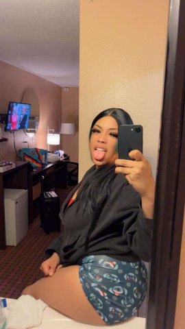 Green Bay, WI Female Escort — Deep Throat Oral Service - 1