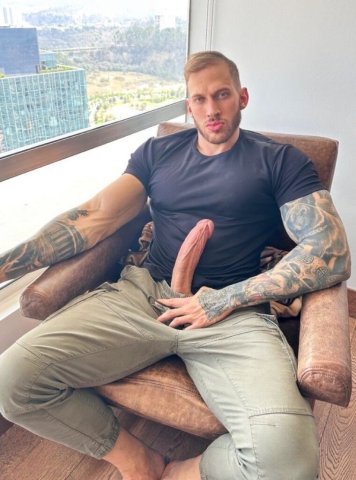 11 inch king💪🏽🍓🥤 - 1