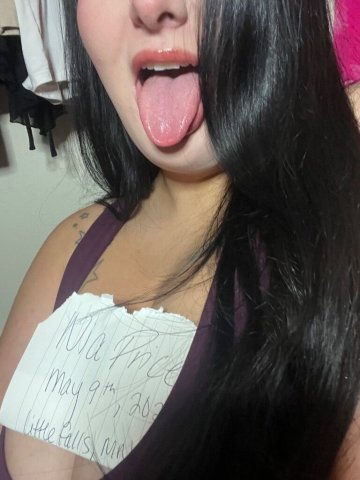 Detroit Lakes May 13–15 Escort (Nia) - 1