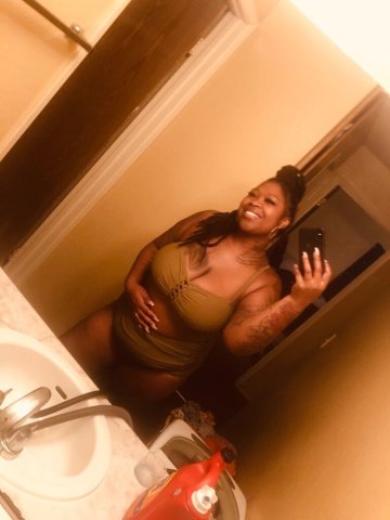 Discreet Mature Local — Pretty Feet, Fresh & Clean Sessions in Sacramento, CA - 1
