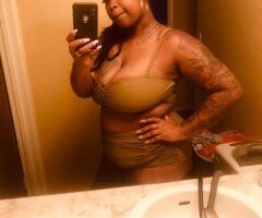 Discreet Mature Local — Pretty Feet, Fresh & Clean Sessions in Sacramento, CA - Image 3