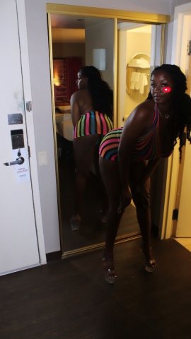 Houston Head Specialist Female Escort — Outcall & FaceTime Content - 1