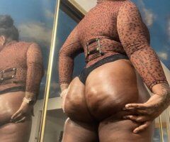Wichita Female Escort — XXX video clips, shower play & solo play - Image 4