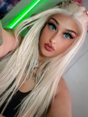 Exotic Italian Temptress — Golden Shower Package & Videos, No Deposit - 1
