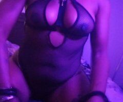 Discreet Female Escort for Seductive Luxury Attention - Image 3