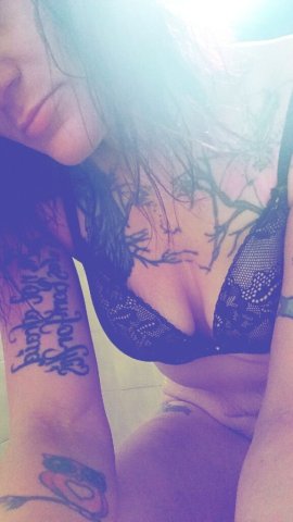 Tampa Female Escort — Incall & Outcalls (Lunch/Dinner) - 1