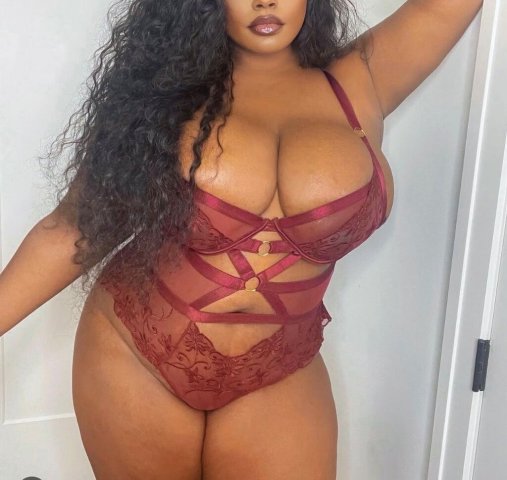 Zoey (27) — Discreet Curvy BBW Escort, Fetish-Friendly - 1