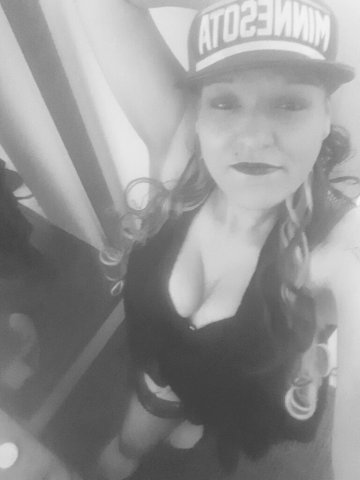 St. Cloud MN Female Escort — 1 Night Only, Fetish-Friendly Options - 1