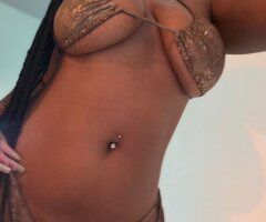 Raleigh-durham escorts - Raleigh-Durham Outcalls — Female Escort (CarPlay Available)