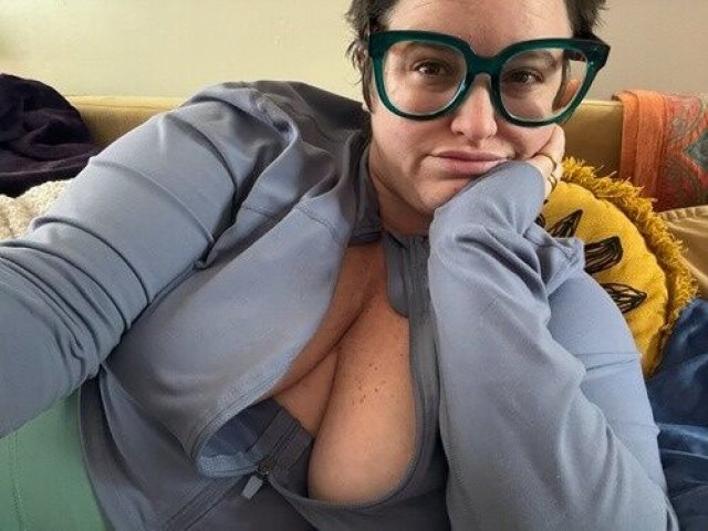 Norfolk Older Woman Priority — Incall, Outcalls & Car Dates - 1