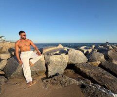 Palm Springs escorts - LATINO • STRONG HANDS • GREAT ENERGY