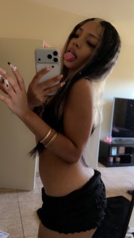 Las Vegas Sweet Lightskin Female Escort - 1