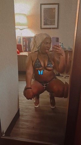 Curvy Creole Escort — Incalls Only - 1