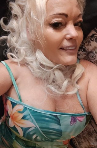 San Diego Hot Cougar Escort — 48 (GFE & Half-Hour) - 1