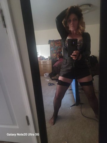 Buffalo Cam Girl — Web Cams, Throat Focus & 3 Holes - 1