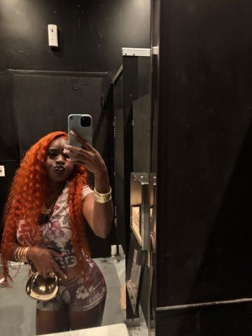 Daiisy Classy Upscale Spinner — Dinner Dates, Fetishes, FT/Shows - 1